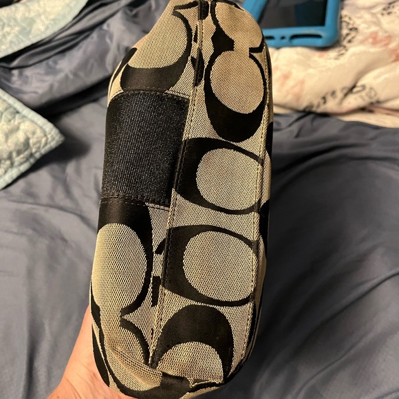 Coach - Picture 6 of 6